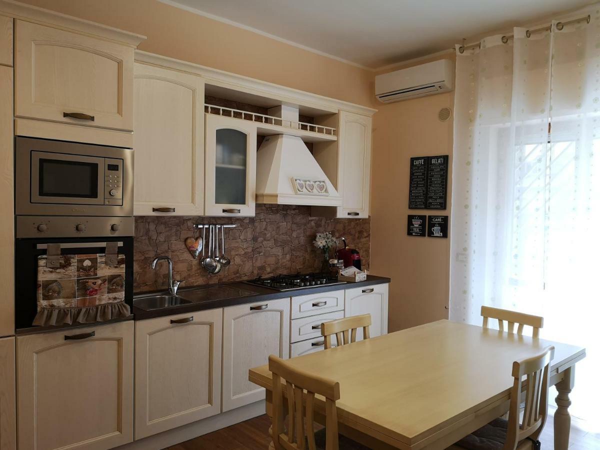 Ferienwohnung La Casa Della Sposa Trani Exterior foto